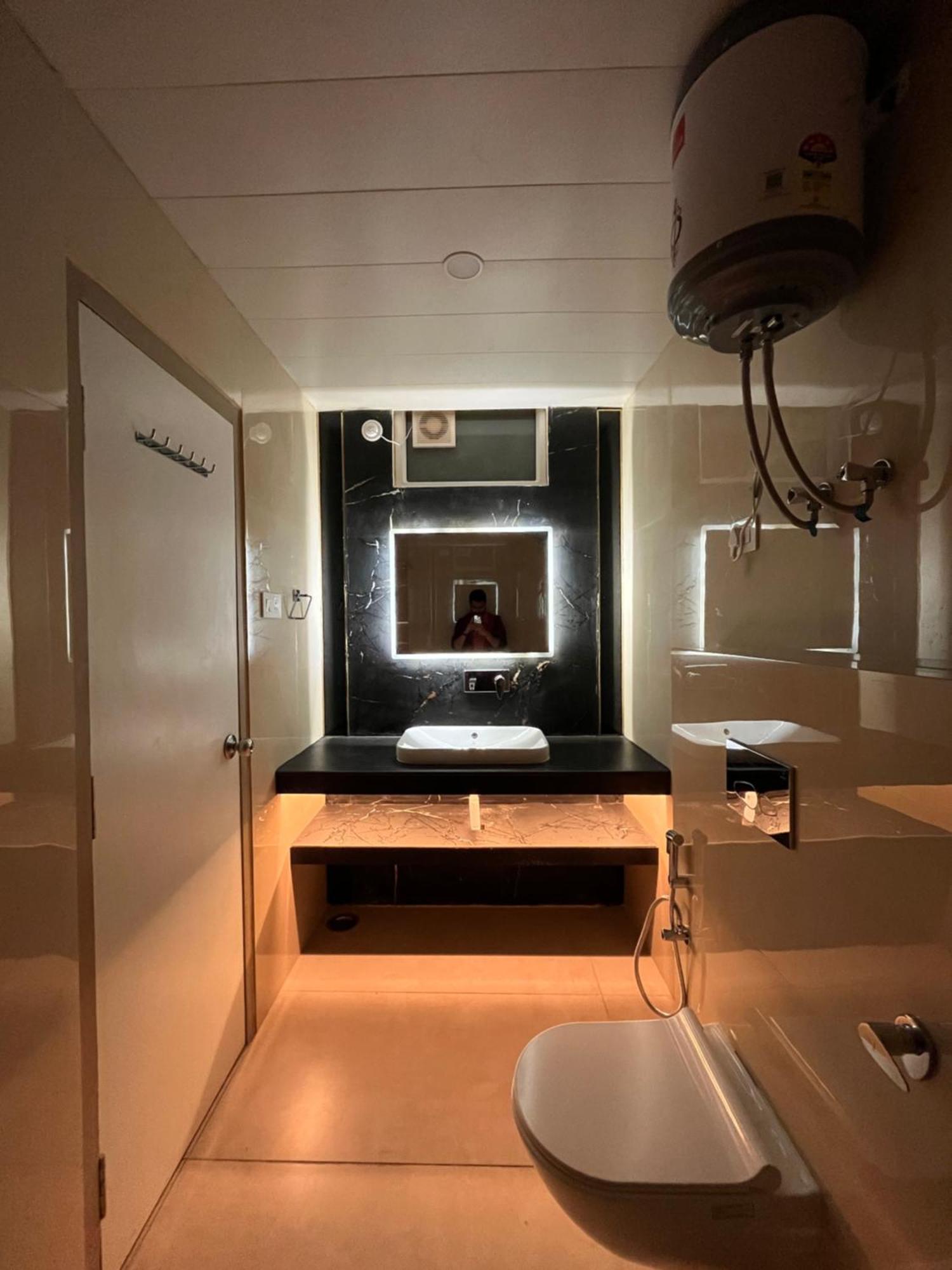 Spruce Hill Hotel & Restro 나이니탈 외부 사진